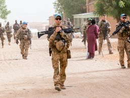 Eine Fußpatrouille im Juli 2019 in Gao. Mehr als zehn Jahre war die Bundeswehr in Mali im Einsatz. Foto: Bundeswehr/Daniel Richter