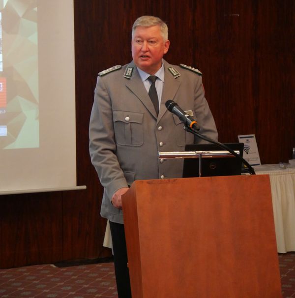 Oberst Thomas Behr leitete die Tagung im Maritim Strandhotel an der Ostsee. Foto: DBwV