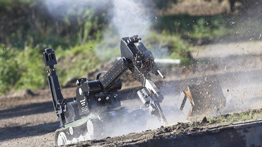Der Kampfmittelbeseitigungsroboter „tEODor“ (technical Explosive Ordnance Devices and observation robot) wird in der Bundeswehr zur Entschärfung von Sprengkörpern benutzt Foto: Bundeswehr