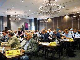 Delegierte aus allen fünf Bezirken sind zur gemeinsamen Landestagung auf Bezirksebene des Landesverbands Ost ins brandenburgische Blankenfelde-Mahlow gekommen. Foto: DBwV/Kruse