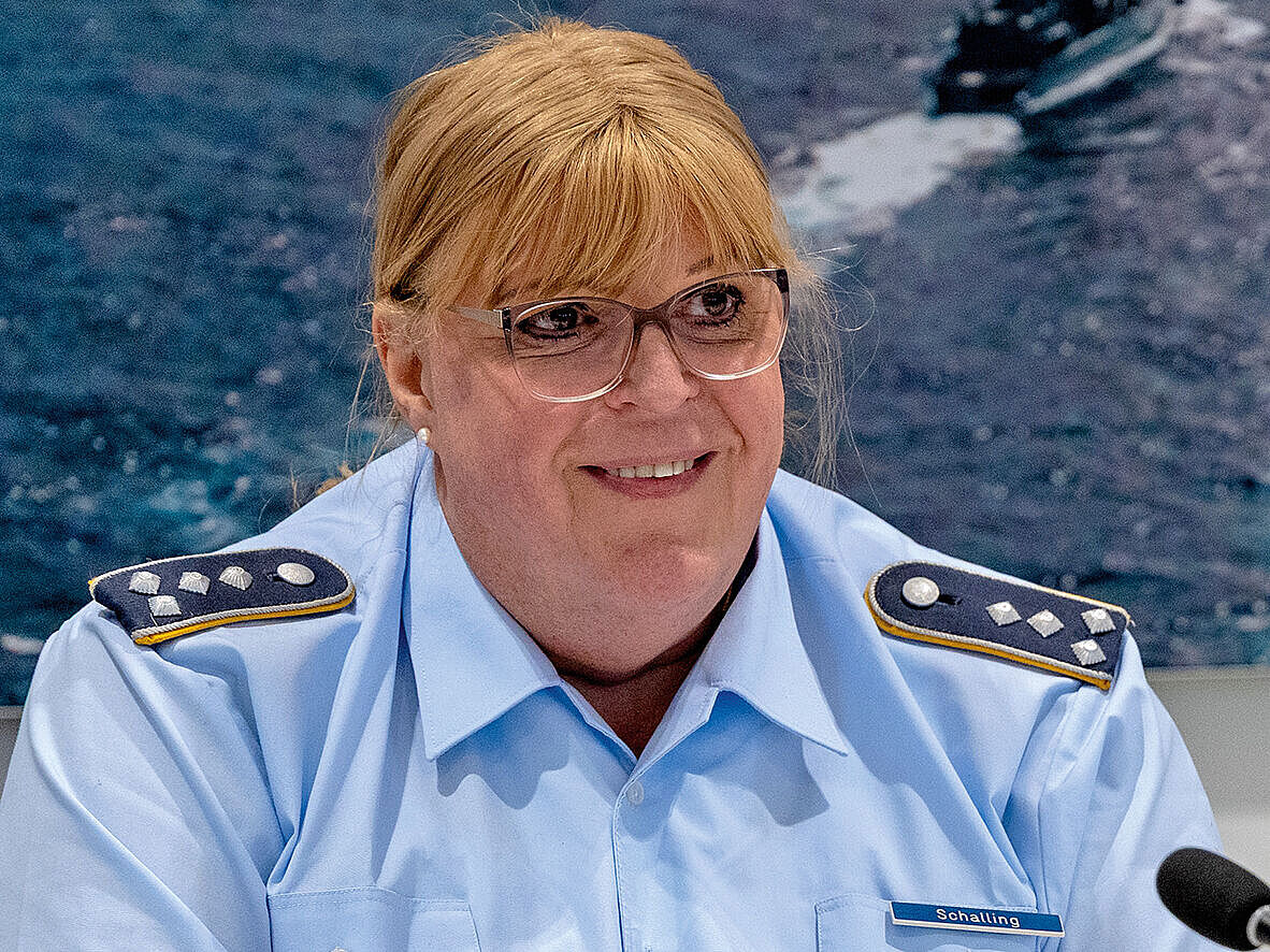 Identität in Uniform – Der lange Marsch zu sich selbst