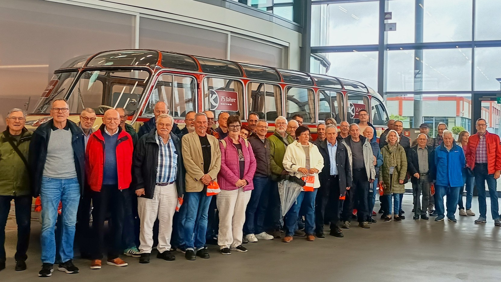 Wo auch Busse für die Bundeswehr entstehen: KERH besucht Daimler Buses