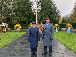 In Bonn nahmen der Landessvorsitze West, Stabsfeldwebel Volker Keil und der Vorsitzende der Standortkameradschaft, Oberstleutnant Dr. Linus Strelau, an der zentralen Gedenkfeier anlässlich des Volkstrauertages teil. Foto: DBwV