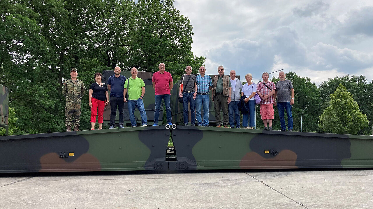 Einen beeindruckenden Tag erlebten die Teilnehmer der KERH aus Erfurt und Weimar beim Truppenbesuch im PzPiBtl 701. Foto: Wolfgang Gärtner