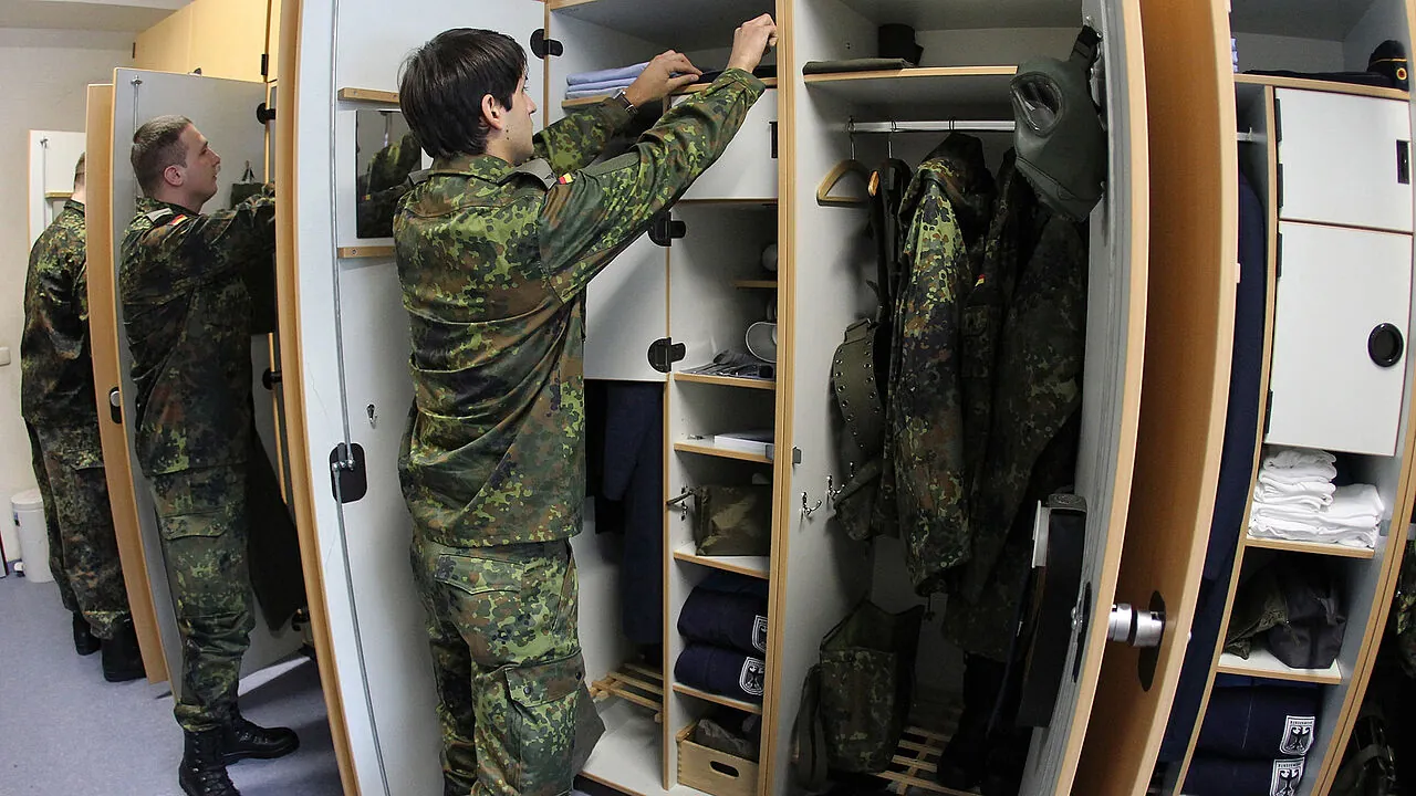 Diese Rekruten des Luftwaffenausbildungsregiments gehörten zu den letzten Wehrpflichtigen, die zum Jahresbeginn 2011 eingezogen wurden. Foto: Bundeswehr/Andrea Bienert