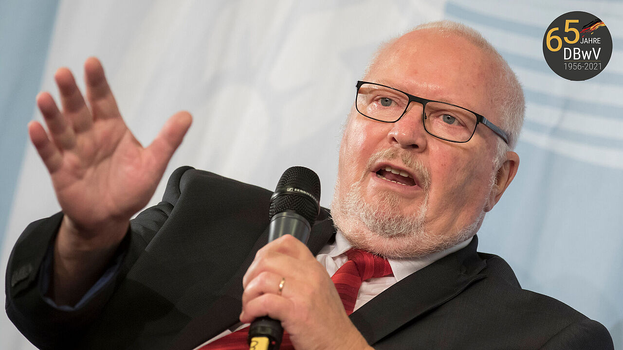Oberst a.D. Bernhard Gertz – hier bei einem Zeitzeugenforum des Verbandes – sorgte dafür, dass der Verband in der Öffentlichkeit sichtbar und hörbar wurde. Foto: DBwV/gr. Darrelmann