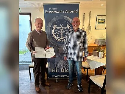 Rolf Doose wurde durch Joachim Triemer geehrt. Foto: DBwV