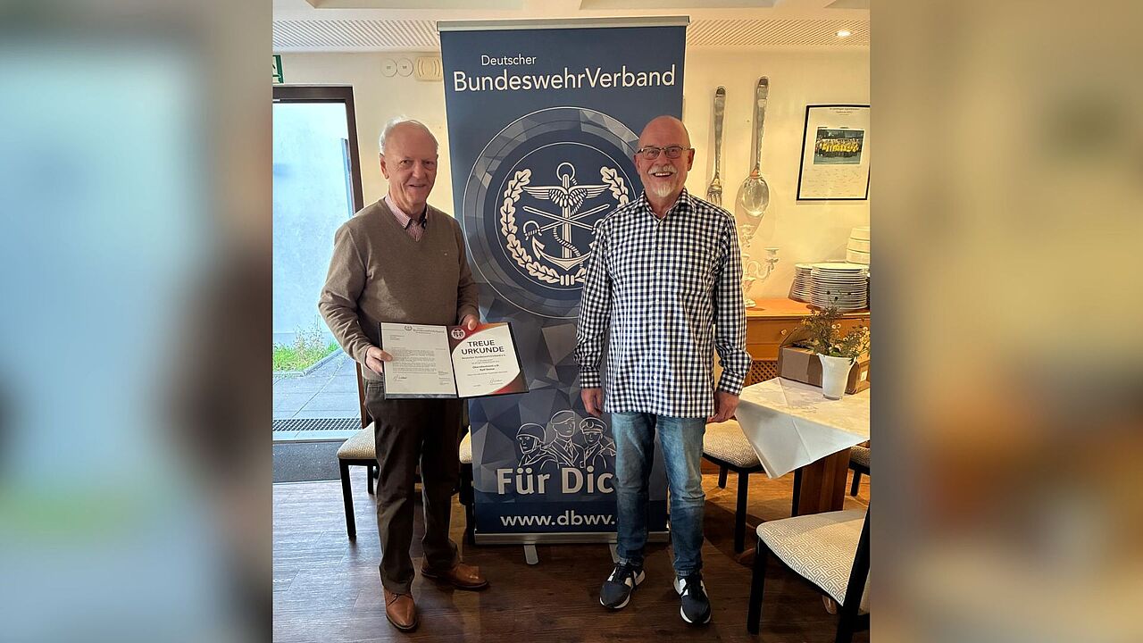 Rolf Doose wurde durch Joachim Triemer geehrt. Foto: DBwV