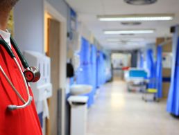 Ein Krankenhaus in Großbritannien: Wer sich als Beihilfberechtigter dort behandeln lässt, muss sich nach dem Brexit auf andere Bestimmungen einstellen. Foto: picture alliance / empics | Peter Byrne
