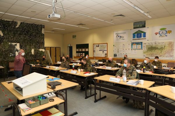 Lehrgänge wie hier an der Logistikschule der Bundeswehr in Garlstedt werden nach strengsten Hygienemaßnahmen und Abstandsregeln durchgeführt. Foto: Twitter/Die Streitkräftebasis