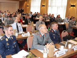 Kommandeure und Dienststellenleiter aus allen Regionen des Landesverbands kamen zum Informationsaustausch zusammen. Foto: Arleth