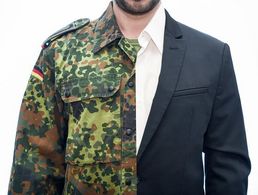 Von der Bundeswehr in die Privatwirtschaft, von der Privatwirtschaft in die Bundeswehr oder weiter in der Privatwirtschaft belassen – eine einheitliche Linie bei den Dienstleistungen für die Bundeswehr ist nicht erkennbar. Foto: DBwV