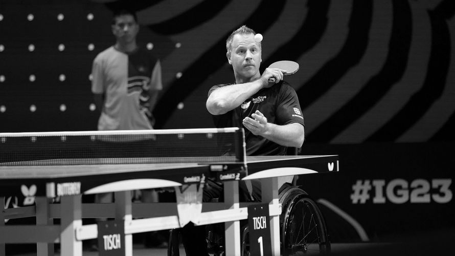 Jörg Hinrichs riss als Mannschaftkapitän bei den Invistus Games in Düsseldorf nicht nur das deutsche IG23-Team mit, sondern holte auch Medaillen beim Schwimmen und beim Tischtennis. Foto: DBwV/Sarina Flachsmeier