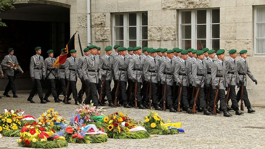 Wie auf diesem Archivbild wird heute im Bendlerblock an die Attentäter vom 20. Juli 1944 erinnert. Foto (Archiv): Bundeswehr/Wilke