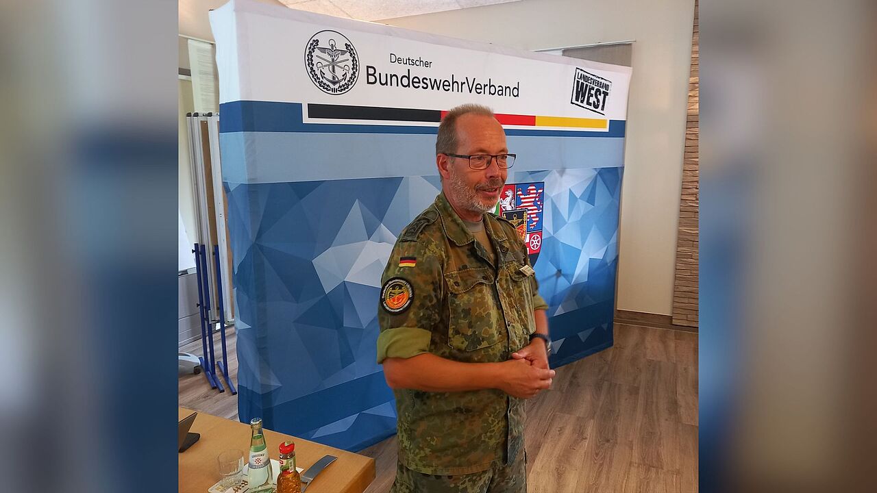 Der Landesvorsitzende Stabsfeldwebel Volker Keil freute sich über die gute Resonanz bei der Ersten Reservistentagung im Landesverband West.  Foto: StHptm d.R. Gerald Arleth
