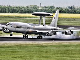 Boeing E-3A Sentry AWACS (Airborne Warning and Control System), fliegende Aufklärungs- und Leitzentrale. Foto: Bundeswehr/Bannert