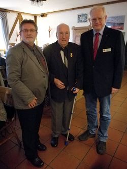 Hauptmann a.D. Paul-Willi Moll wurde in Euskirchen für seine 60-jährige Mitgliedschaft geehrt. Foto: KERH Kreis Euskirchen
