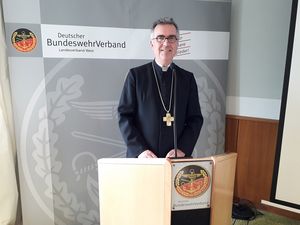 Militärbischof Sigurd Rink dankte für die Wertschätzung der Militärseelsorge Foto: DBwV/Arleth