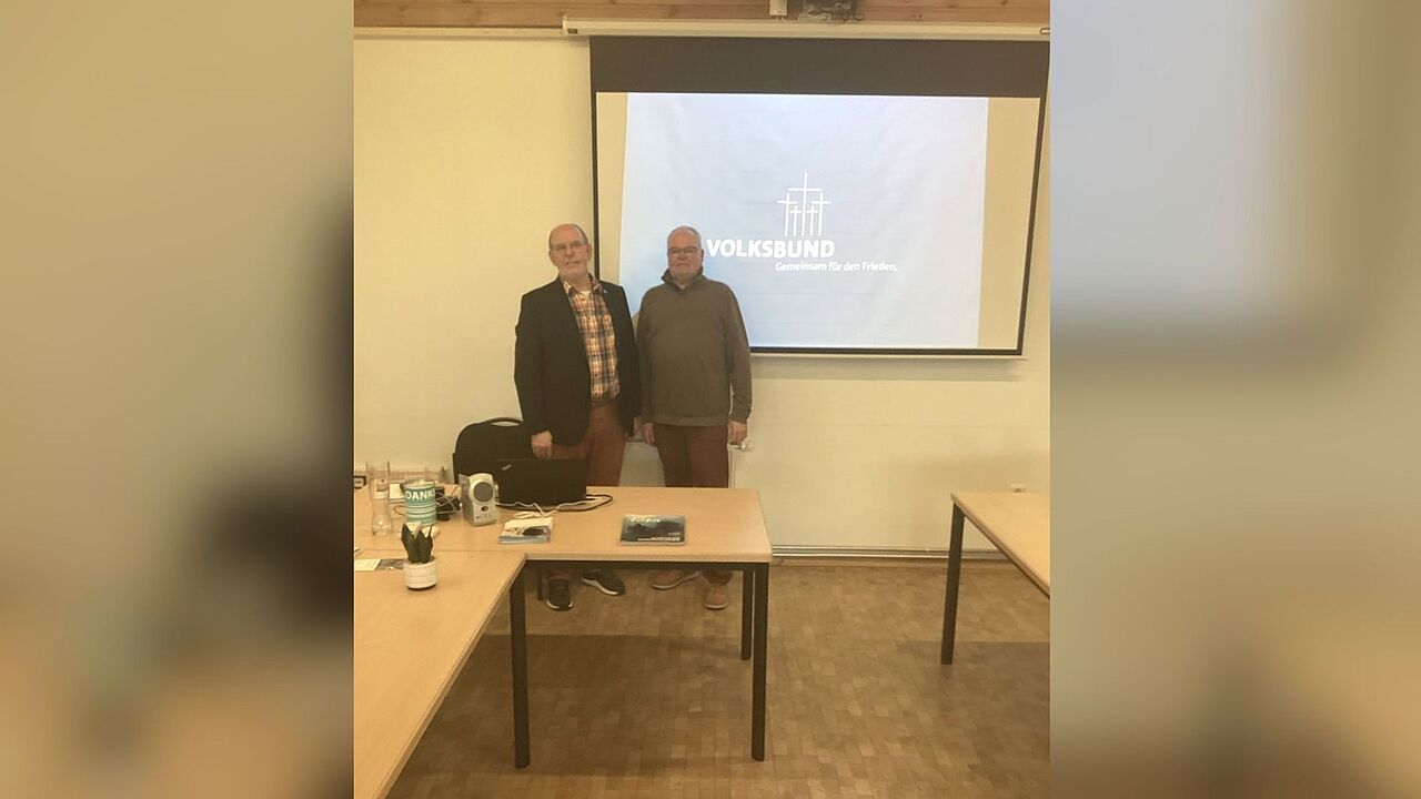 Referent Rainer Gryziel (links) und der Kameradschaftsvorsitzende Peter Pfaff. Foto: DBwV