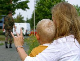 Forderung nach familiengerechtere Verwendungsplanung. Foto: Bundeswehr/Herholt