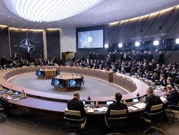 Die Außenminister der NATO-Staaten trafen sich in Brüssel zu zweitägigen Konsultationen mit ihrem ukrainischen Amtskollegen. Foto: NATO