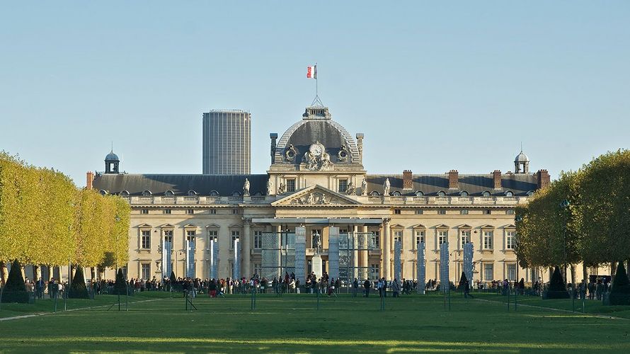 Die traditionsreiche École Militaire wurde 1751 in Paris gegründet. Viel jünger ist die Geschichte der militärischen Interessenvertretungen in Frankreich: Die gibt es erst seit 2015. Foto: Jebulon