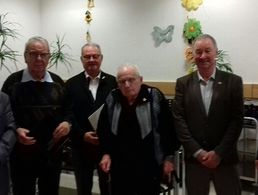 Vorsitzender Heinz Simon (v. l.) mit den geehrten Kameraden Wolfgang Dörr, Helmut Schmitz, Hans-Günter Hohm, Thomas Kriechbaumer sowie Bezirksvorsitzendem Matthias Schneider. Foto: Ralf Werner