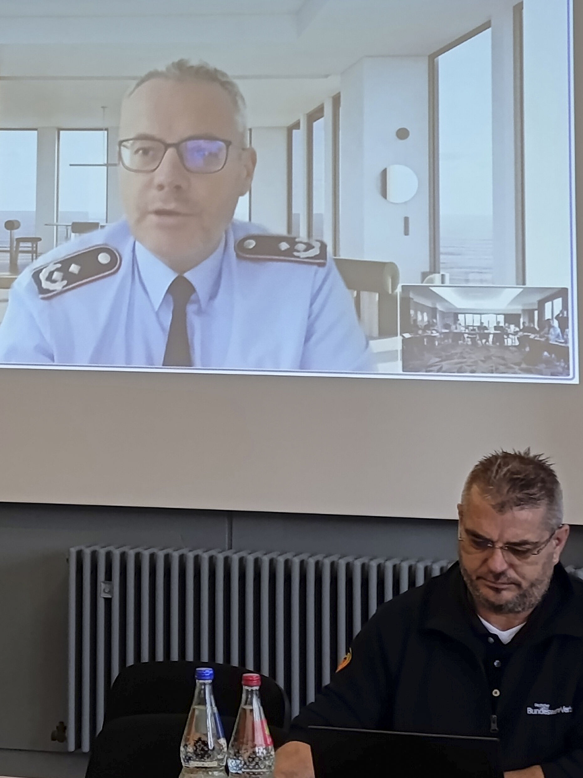 Dr. Detlef Buch informierten per Videokonferenzübertragung die SaZ über ausgewählte Themen aus ihren jeweiligen Fachgebieten. Foto: Jürgen Schreier