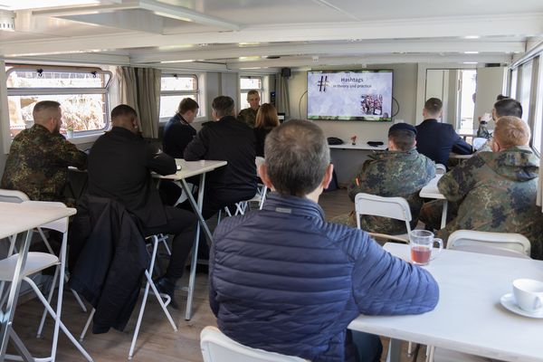 Der zweite Teil der Veranstaltung fand auf dem Seminarschiff John Franklin statt. Foto: DBwV/Sarina Flachsmeier