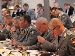 Ein gutgefülltes Plenum zeigt den hohen Stellenwert der Veranstaltung Foto: DBwV