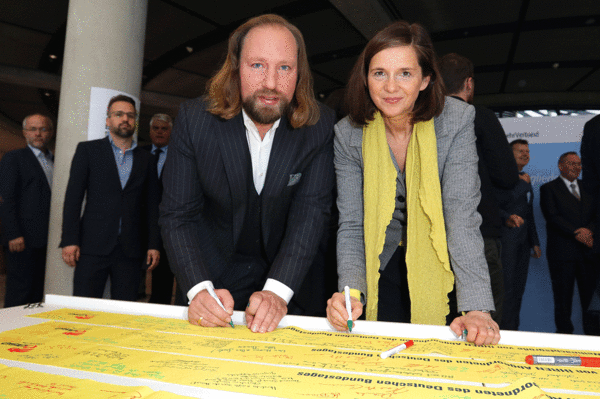 Die Fraktionsvorsitzenden von Bündnis90/Die Grünen: Katrin Göring-Eckardt und Anton Hofreiter. Foto: DBwV/Mika Schmidt