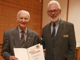 Landesvorsitzender Thomas Sohst (r.) mit dem Jubilar General a.D. Leopold Chalupa. Foto: Gerhard Peters