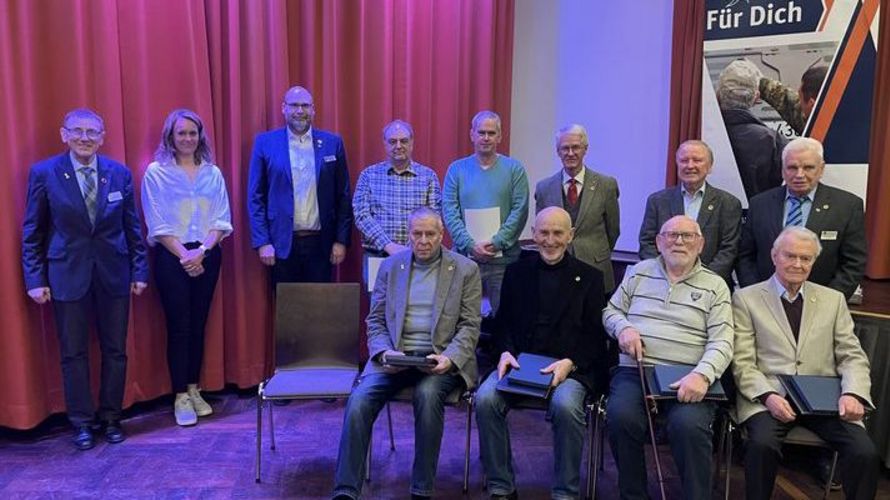 Jubilare, Mandatsträger und Gäste der Jahreshauptversammlung in Munster. Foto: LV Nord