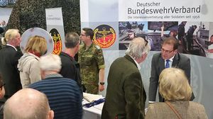 Der DBwV-Stand war gut besucht. Foto: Giebel, Wunstorfer Stadtanzeiger