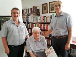 Roland Späth und Jürgen Görlich besuchten Brigadegeneral a.D. Andreas Broicher anlässlich seines Jubiläums Foto: DBwV/Werner Derissen