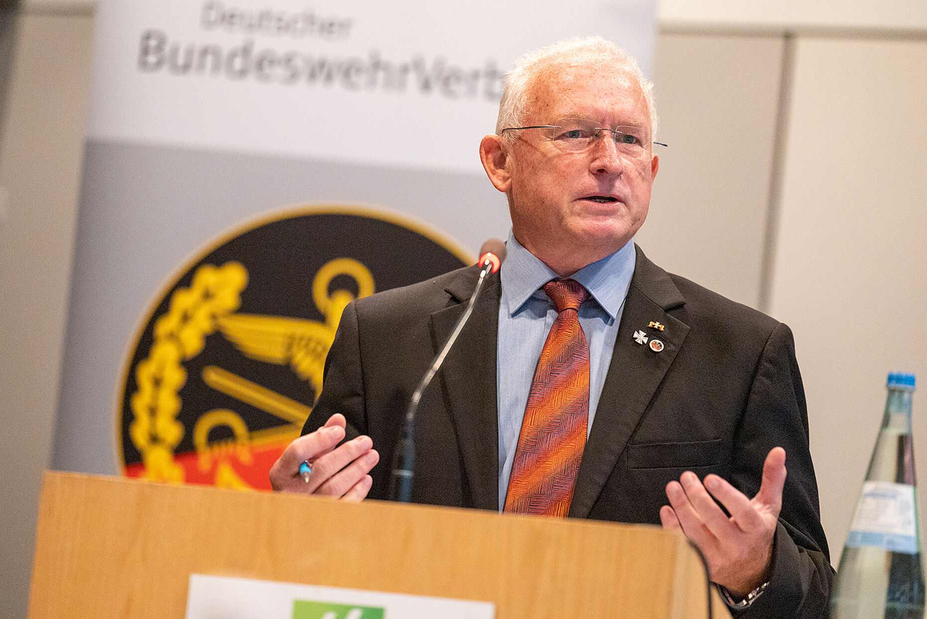 Oberstabsfeldwebel a.D. Andreas Hubert, Vorsitzender des Fachbereichs Beteiligungsrechte, berichtete zur Novellierung des Bundespersonalvertretungsgesetzes. Foto: DBwV/Yann Bombeke