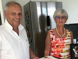 Brigadegeneral a.D. Dexler mit Ehefrau und Vorsitzendem Jürgen Busch (v.l.) Foto: DBwV