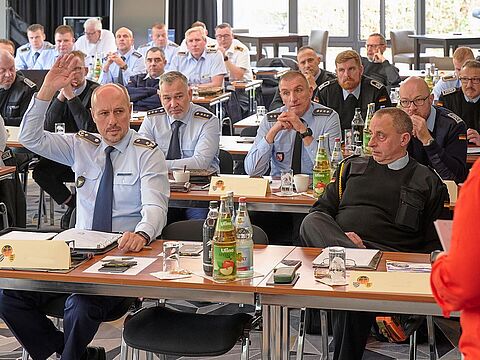Nahezu 40 Teilnehmer und Gäste informierten sich bei der Fachtagung Beteiligungsrechte des Landesverbands Süddeutschland über aktuelle Theme. Foto: DBwV/Kaminsky