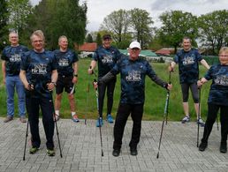  v.l.: Oberstabsfeldwebel a.D. Jörg Meier, die Oberstabsbootsmänner a.D. Michael Redlin und Andreas Pötter, Oberstabsfeldwebel a.D. Rüdiger Neser, Stabsfeldwebel a.D. Wolf-Ingo Schönheit, Oberstabsfeldwebel a.D. Jörg Barenscheer und als Gast Monika Narewski. Foto: DBwV