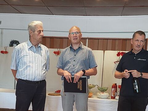 Holger Scholz, der Kameradschaftsvorsitzende Andreas Kayßer und der Standortbeauftragte Jörg Barenscheer. Foto: DBwV