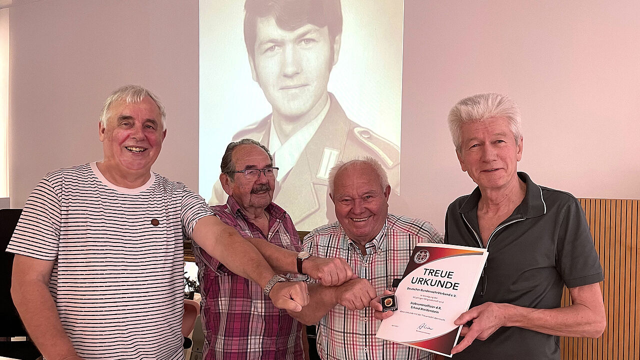 Erhard Breidenstein (rechts)war junger Soldat, als er sich entschloss sich dem DBwV anzuschließen und damit indirekt auch die Grundlage für eine jahrzehntelande Freundschaft legte. Foto: wh