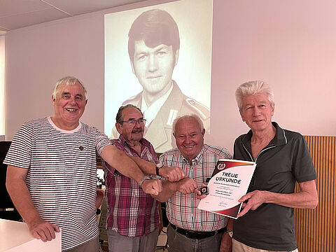 Erhard Breidenstein (rechts)war junger Soldat, als er sich entschloss sich dem DBwV anzuschließen und damit indirekt auch die Grundlage für eine jahrzehntelande Freundschaft legte. Foto: wh