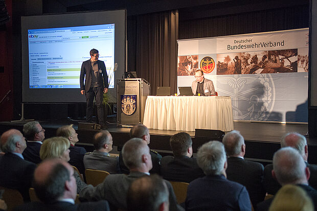 Welche Formen von Cyber-Bedrohungen es gibt, demonstrierte das Unternehmen secunet Security Networks Foto: DBwV/Bombeke