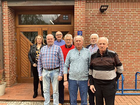 Die Vorstandsmitglieder Susanne Winter, Peter Pfaff, Karl-Heinz Michalak, Walter Schmidt, Wilfried Koch, Wilhelm Helwig und Klaus-Dieter Janßen. Foto: DBwV