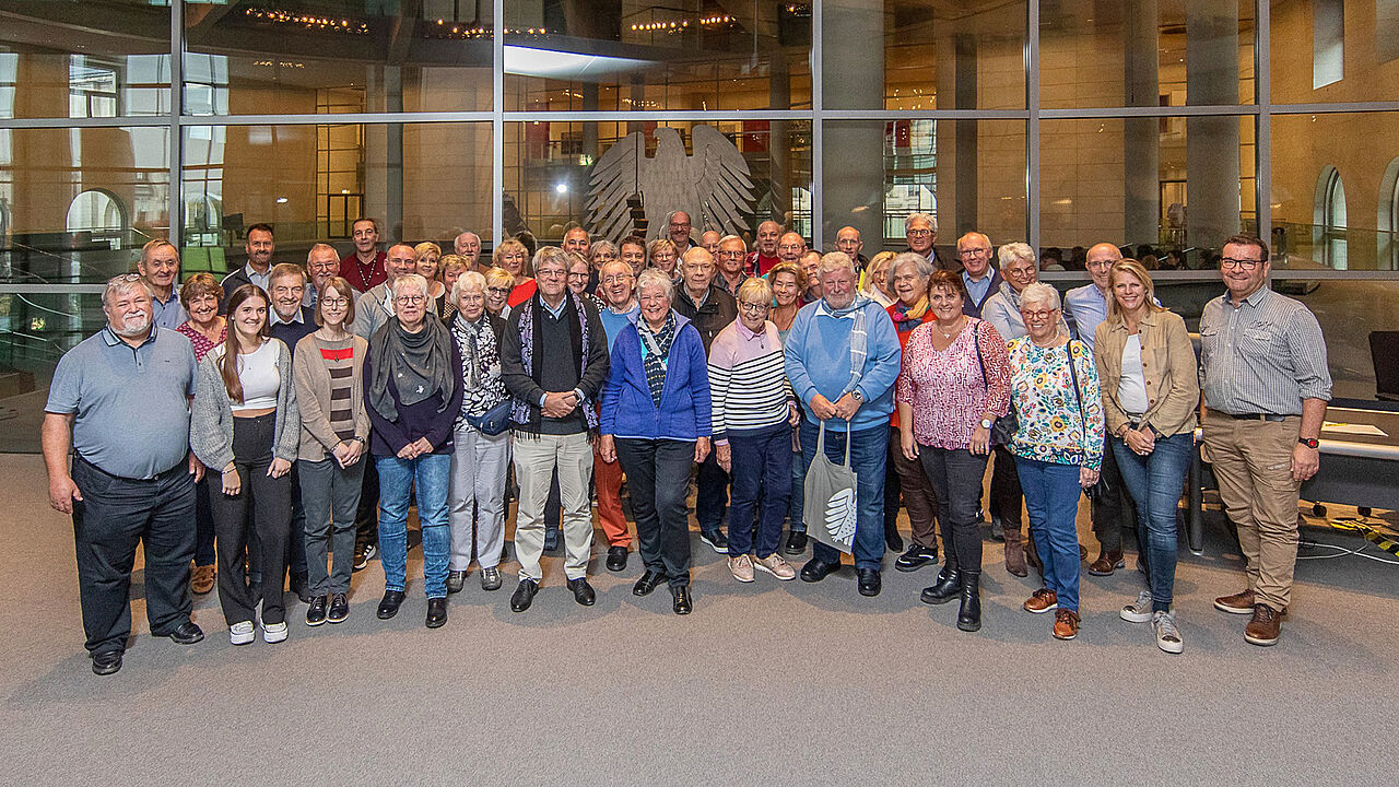 Dank der tollen Leistung und Organisation der Stadtführerin Hanna Dannien, des Bundespresseamtes sowie „des tief entspannten Busfahrers, der die Gruppe durch das Berliner Verkehrschaos brachte“, erlebten die Ehemaligen aus Köln interessante Tage in Berlin. Foto:  BPA