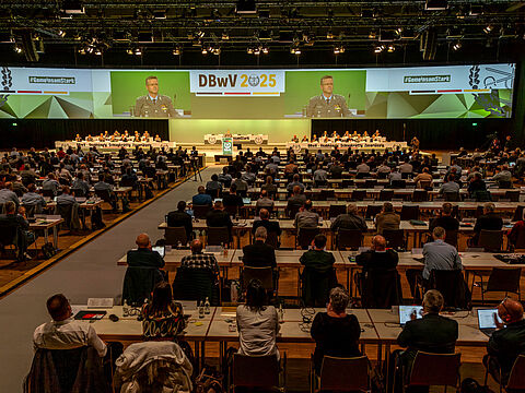 In Berlin ist die 22. Hauptversammlung seit Bestehen des Deutschen BundeswehrVerbandes gestartet. Foto: DBwV/Sarina Flachsmeier