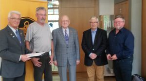 Bernd Baumeister, Rolf Behrens, Rudolf Peterson, Thomas-Michael Schanz und Jürgen Lademann (Stellv. Vorsitzender, v.l.)