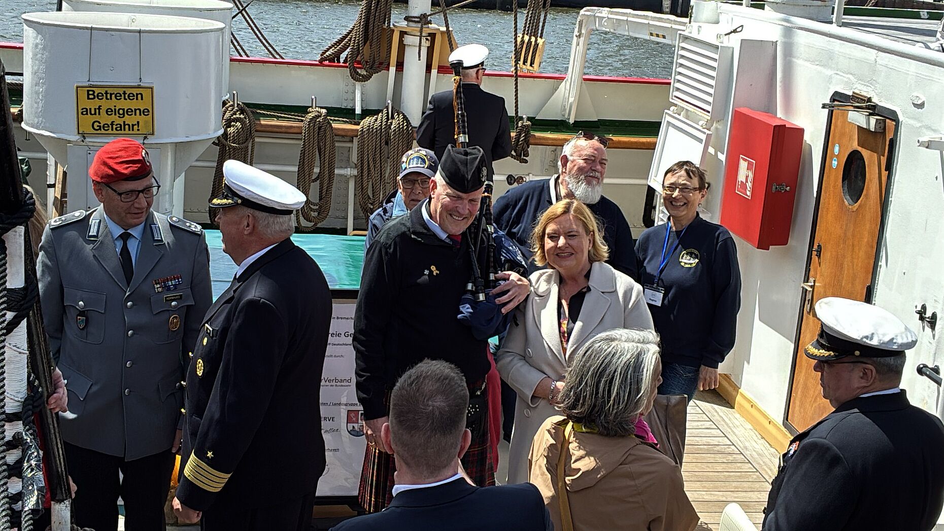 Auf der „Deutschland“ herrschte am Veteranentag reges Treiben. Foto: DBwV