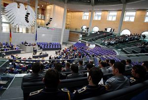 Soldaten im Bundestag. Foto: dpa