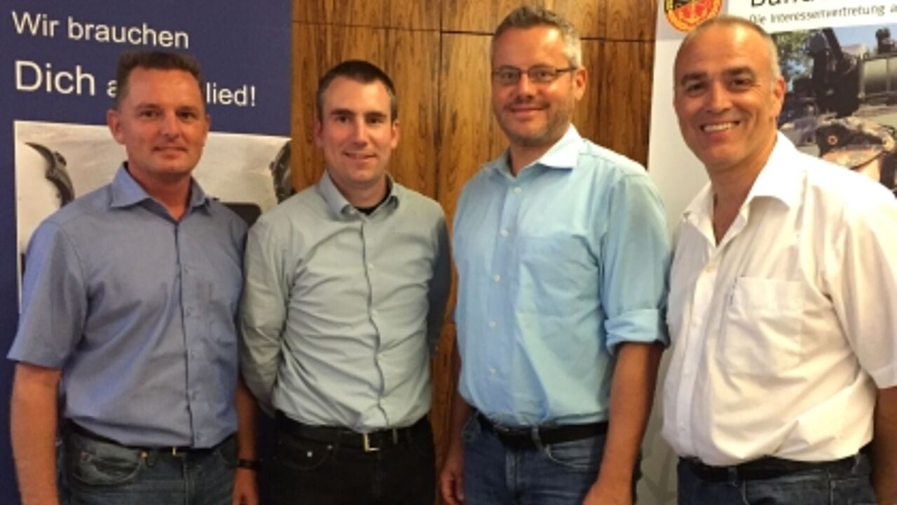 v.l.: Uwe Kraus, Carsten Scharfenberger, Oberstleutnant i.G. Detlef Buch und Oberstabsfeldwebel Jürgen Görlich setzen sich für eine Zusammenarbeit ein. Foto: DBwV